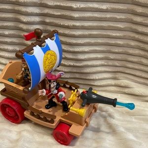 Disney’s Jake and the Neverland Pirates Sail Cruiser.